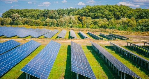 découvrez comment optimiser le coût de vos panneaux photovoltaïques grâce à nos conseils pratiques et astuces financières. maximisez votre investissement tout en contribuant à la transition énergétique.