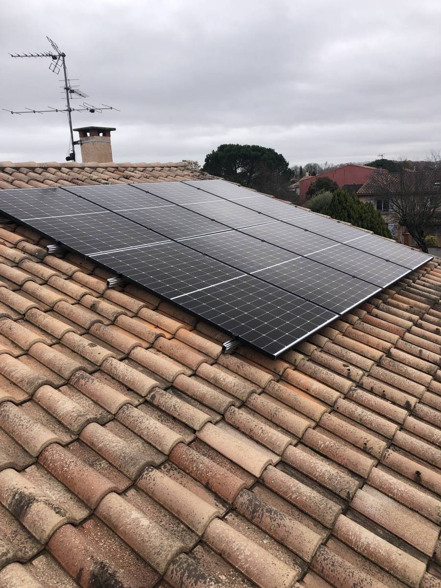 découvrez comment maximiser vos économies grâce à la revente d'électricité générée par vos panneaux solaires. profitez d'une énergie renouvelable tout en contribuant à la transition écologique et en générant un revenu passif.