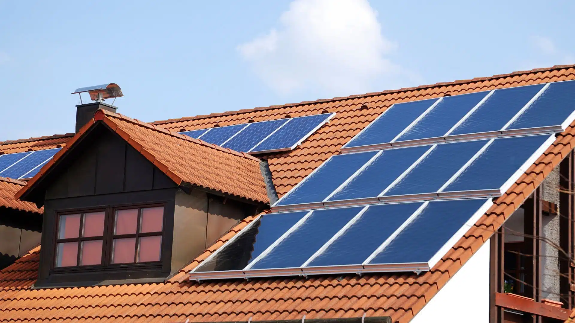 découvrez les coûts photovoltaïques pour l'installation de panneaux solaires. informez-vous sur les tarifs, les aides financières et le retour sur investissement pour optimiser votre projet énergétique durable.