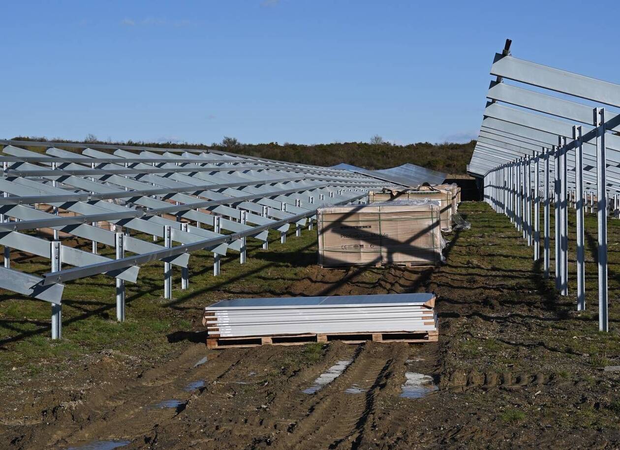 découvrez solaireleader, votre maison centrale dédiée aux solutions énergétiques solaires. profitez d'expertises de pointe pour optimiser votre consommation d'énergie, réduire vos factures et contribuer à un avenir durable grâce à des installations photovoltaïques de qualité.