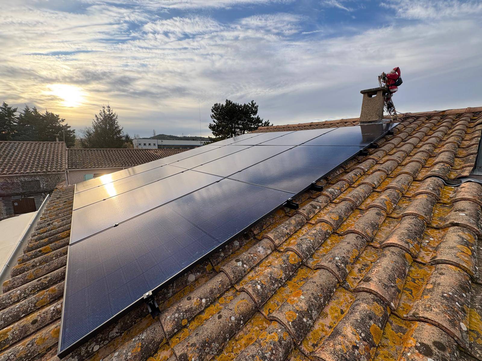 découvrez tout sur la garantie décennale photovoltaïque, une protection essentielle pour vos installations solaires. protégez votre investissement et assurez-vous de la durabilité et de la fiabilité de vos panneaux photovoltaïques grâce à cette garantie qui couvre les défauts de construction pendant 10 ans.