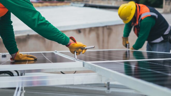 découvrez tout ce qu'il faut savoir sur les prix des installations photovoltaïques en france. comparez les coûts, les subventions disponibles et optimisez votre investissement pour produire votre propre électricité de manière écologique.