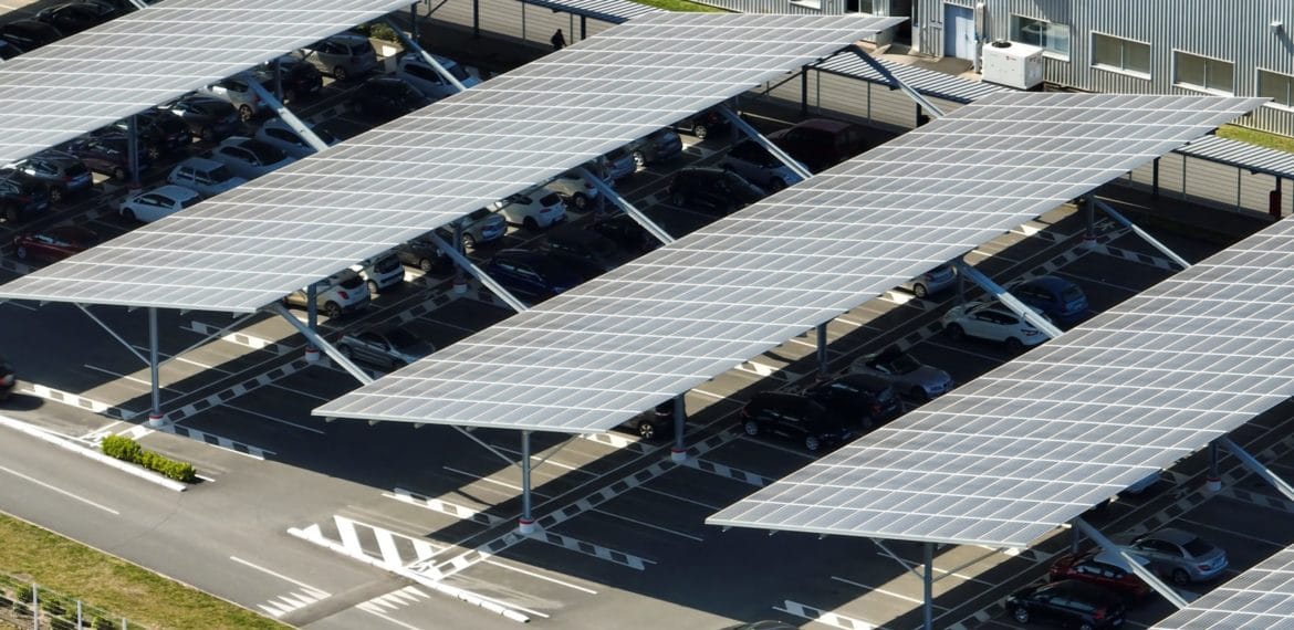 découvrez l'importance de l'investissement solaire pour un avenir durable. explorez les avantages économiques, environnementaux et technologiques de l'énergie solaire, et apprenez comment vous pouvez contribuer à la transition énergétique tout en réalisant des économies sur vos factures d'électricité.