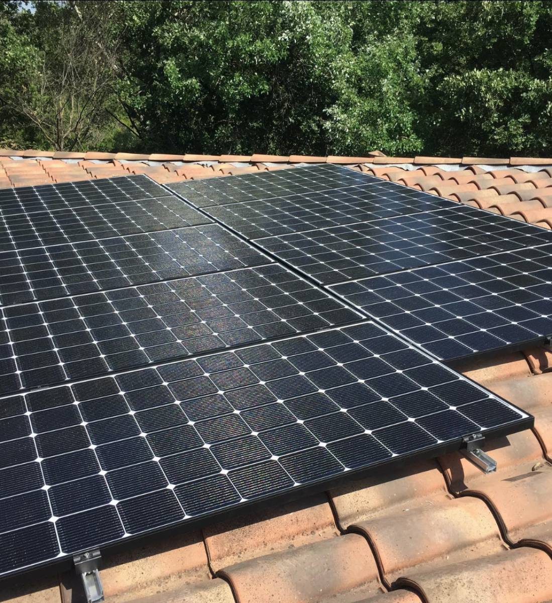 découvrez comment bénéficier d'installations photovoltaïques gratuites pour produire votre propre électricité et réduire vos factures énergétiques. profitez d'aides et subventions pour passer à une énergie renouvelable sans frais d'investissement.
