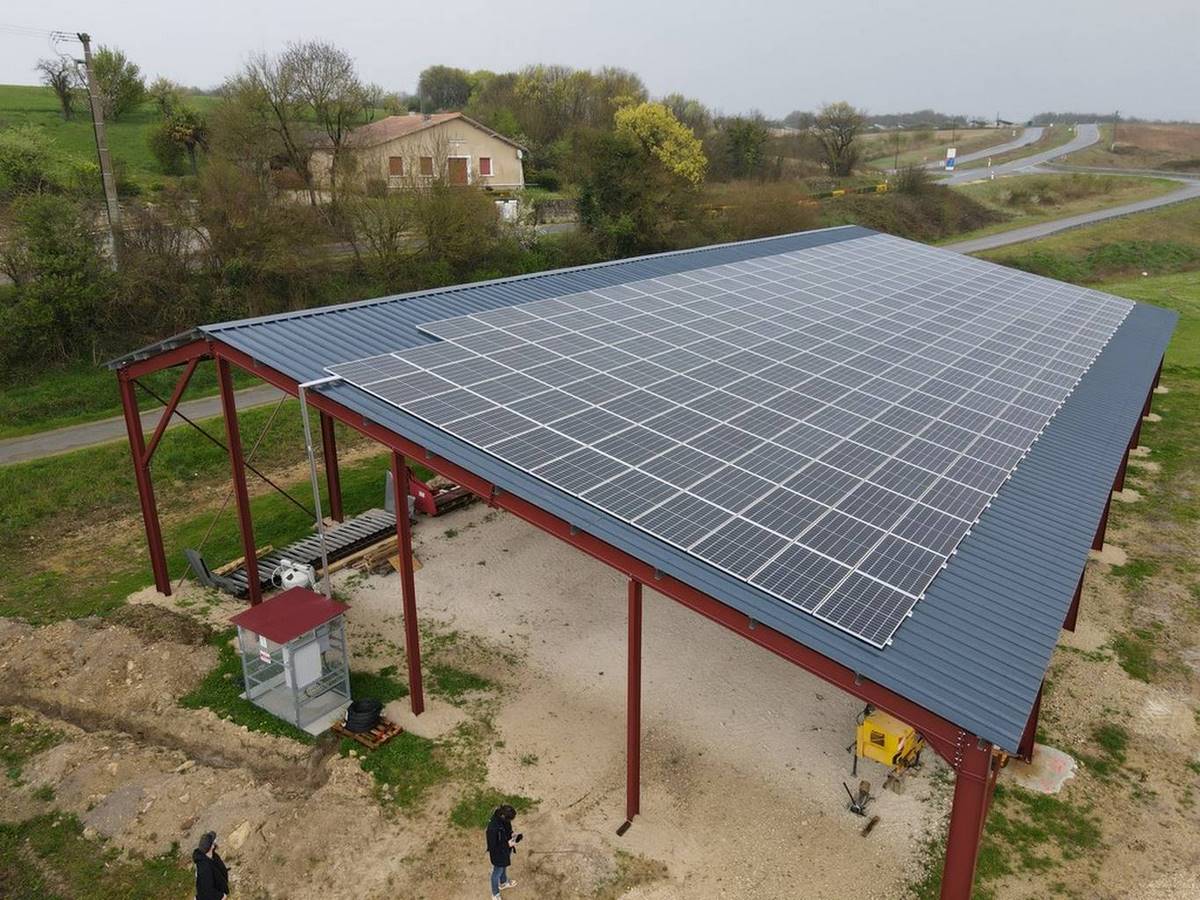 découvrez comment bénéficier d'un hangar photovoltaïque gratuit grâce à nos solutions innovantes. optimisez votre espace tout en produisant une énergie renouvelable propre et économique. contactez-nous pour en savoir plus!