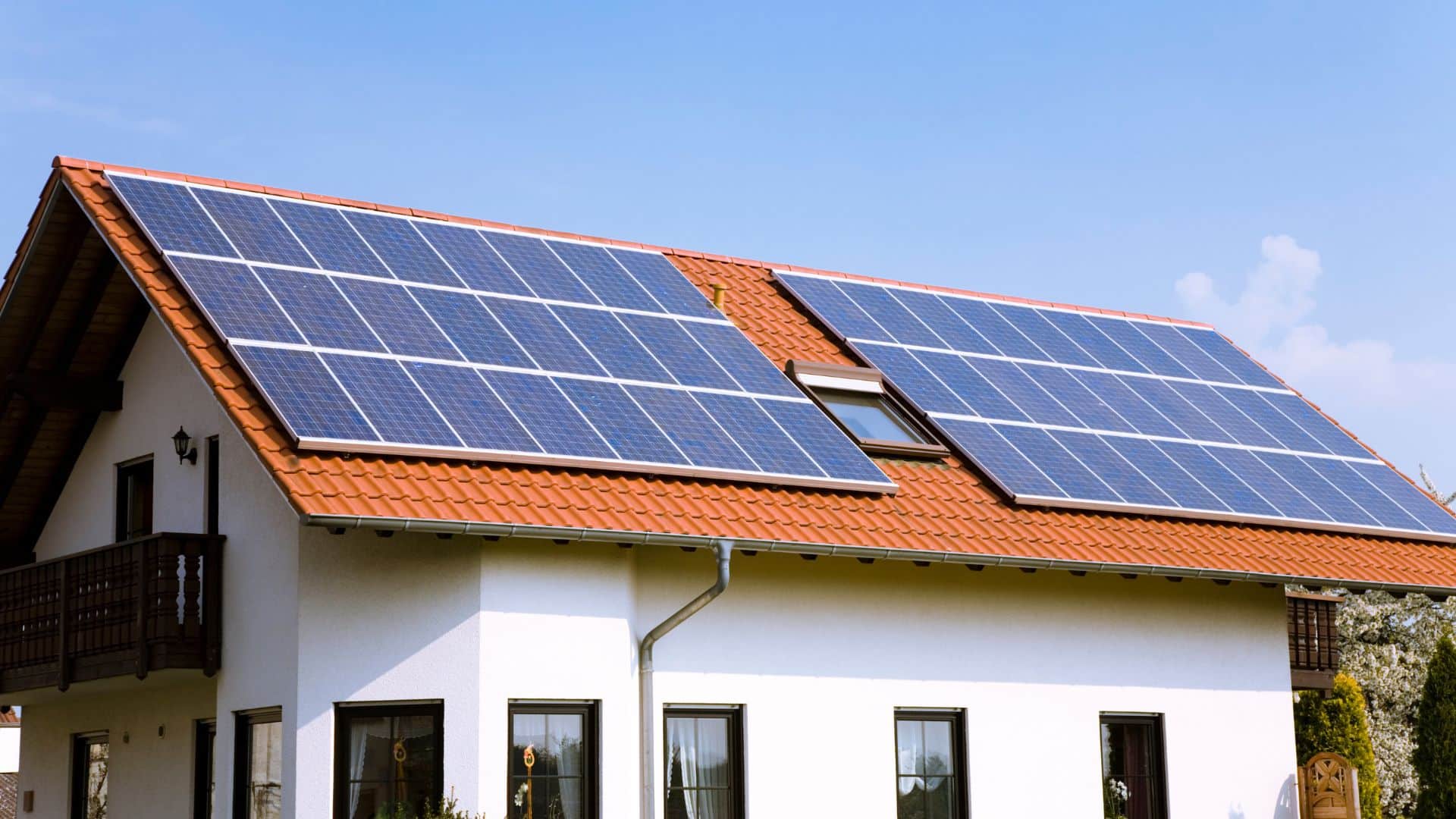 découvrez les panneaux solaires, une solution écologique et économique pour produire votre propre électricité. apprenez comment ils fonctionnent, leurs avantages pour votre facture d'énergie, et les étapes pour installer les vôtres.