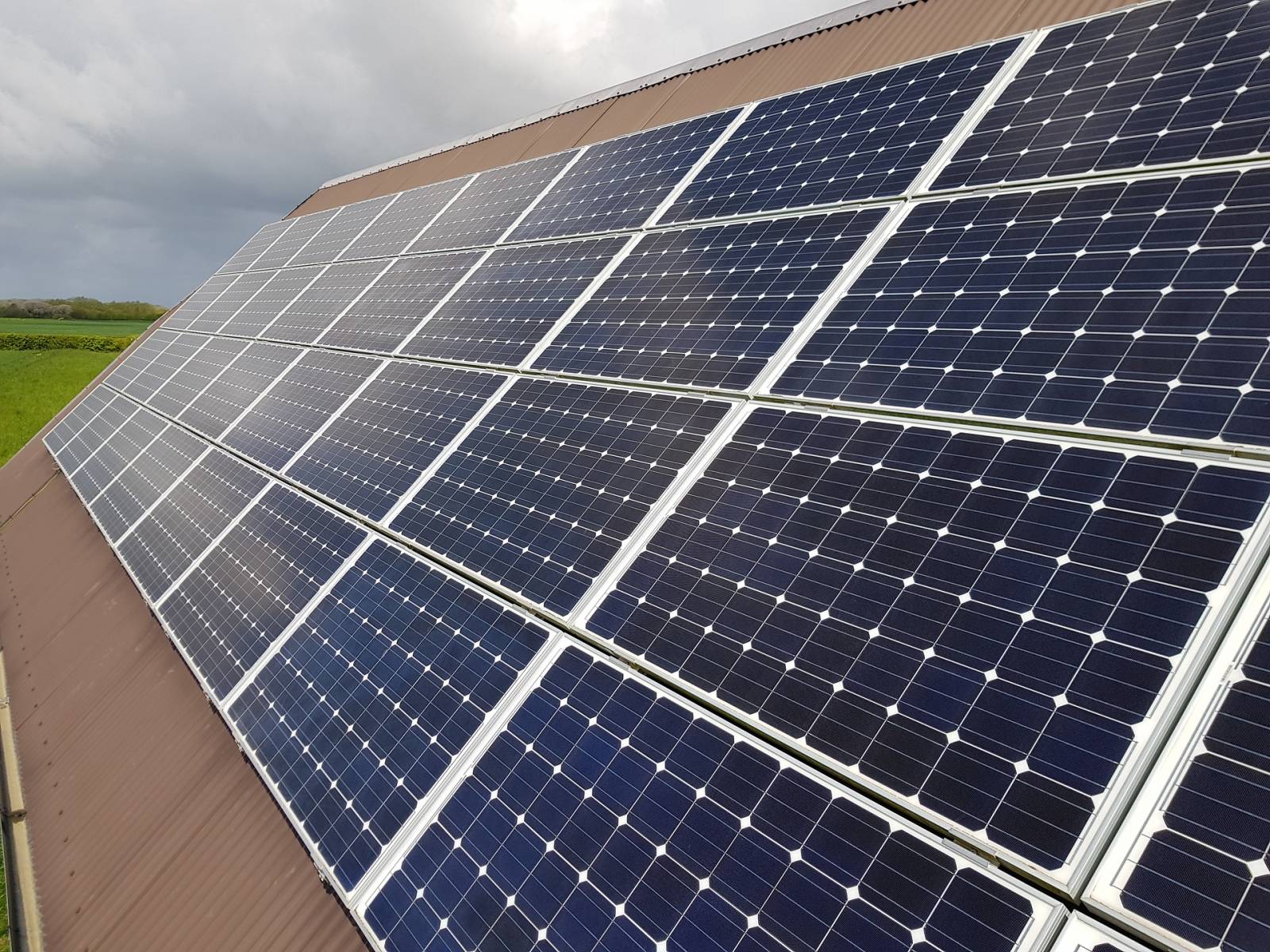obtenez votre devis gratuit pour l'installation de panneaux solaires et commencez à économiser sur votre facture d'électricité tout en contribuant à la protection de l'environnement. profitez de notre service simple et rapide pour une énergie durable.