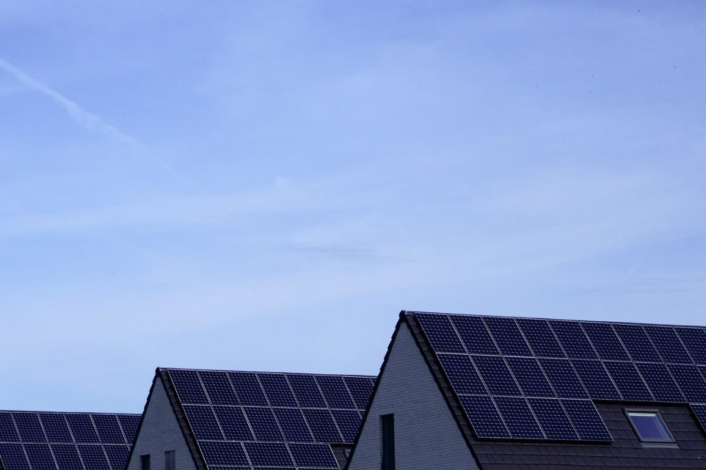 découvrez comment bénéficier d'un panneau solaire gratuit en 2024 ! profitez des aides et subventions disponibles pour réduire vos factures d'électricité tout en contribuant à la protection de l'environnement. ne manquez pas cette opportunité d'adopter une énergie renouvelable sans frais.
