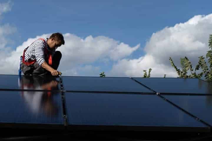 découvrez notre offre exceptionnelle de pose de panneaux photovoltaïques gratuite ! profitez d'une énergie renouvelable et d'économies sur vos factures d'électricité tout en contribuant à la planète. ne manquez pas cette opportunité pour un avenir énergétique durable.