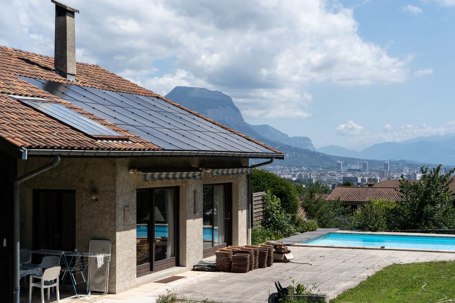 découvrez les tendances et les prix des panneaux solaires en 2023. comparez les offres, explorez les avantages de l'énergie solaire et faites un choix éclairé pour votre installation.