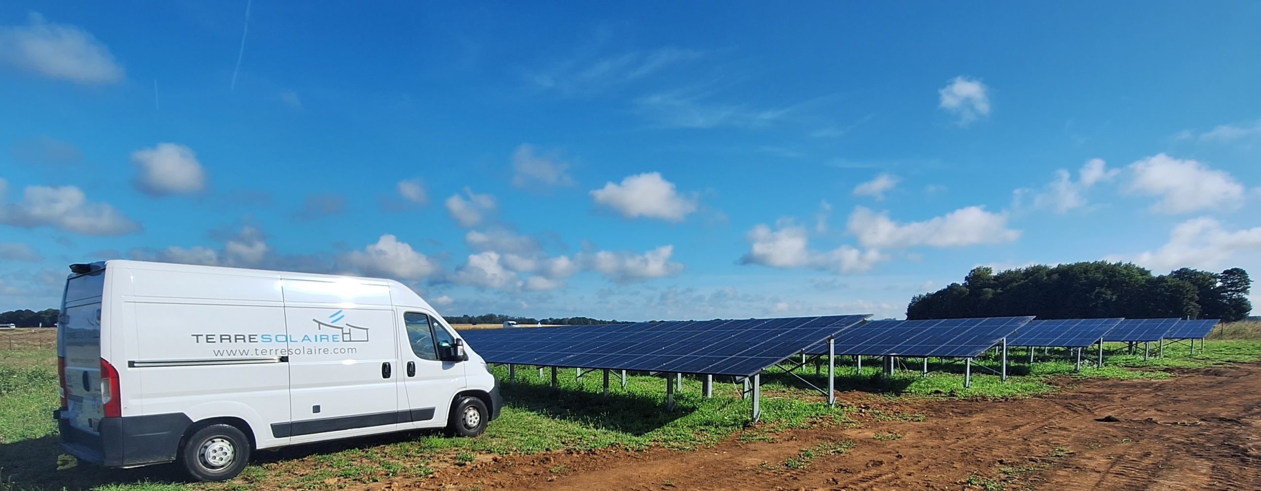 découvrez photovoltaïquepro, votre partenaire expert en solutions d'énergie solaire. optimisez votre consommation énergétique et réduisez votre empreinte carbone grâce à nos panneaux solaires de haute qualité. transformez votre maison ou votre entreprise en un espace durable et économiquement avantageux.