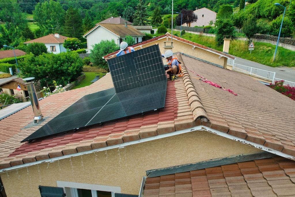 découvrez nos solutions d'assurances pour installations solaires, protégeant vos panneaux photovoltaïques contre les risques et garantissant votre investissement. optez pour une couverture adaptée et sécurisez votre énergie renouvelable.
