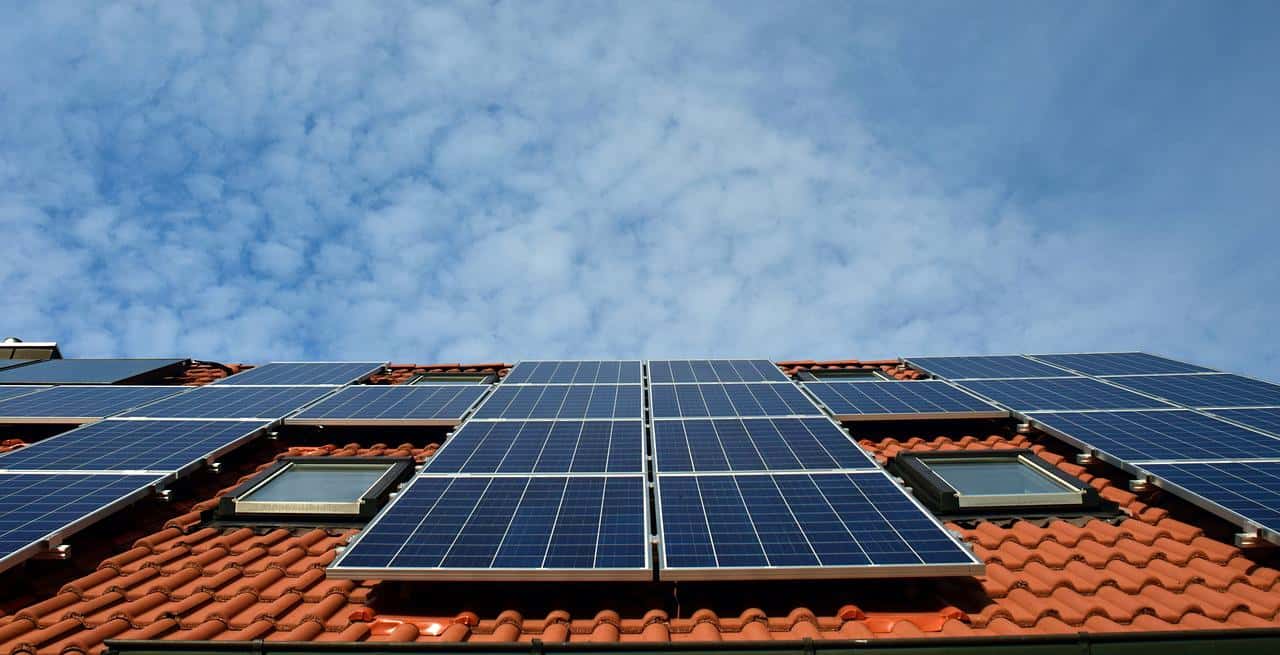 découvrez les avantages des panneaux solaires : une source d'énergie renouvelable, des économies sur vos factures d'électricité, une réduction de votre empreinte carbone, et une valorisation de votre propriété. informez-vous sur les bénéfices écologiques et économiques des solutions photovoltaïques !