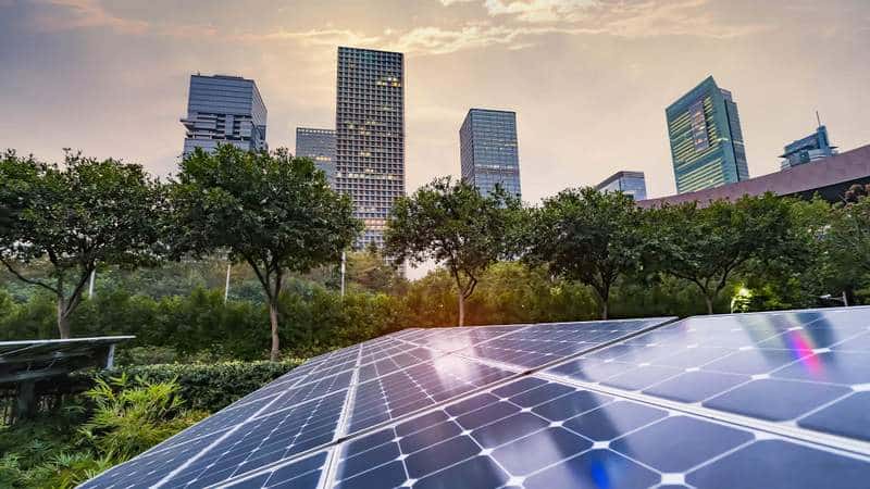 découvrez l'avenir solaire, une exploration des innovations et des technologies qui façonnent le monde de l'énergie solaire. plongez dans les tendances, les avantages et les enjeux environnementaux liés à l'énergie renouvelable pour un futur plus durable.