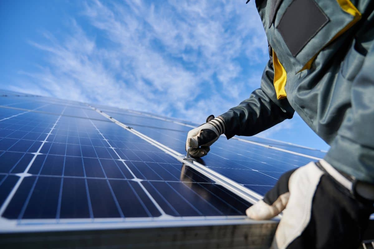 découvrez comment établir un budget efficace pour votre projet d'énergie solaire. optimisez vos investissements, explorez les options de financement et apprenez à tirer le meilleur parti de l'énergie renouvelable tout en réduisant vos factures d'électricité.