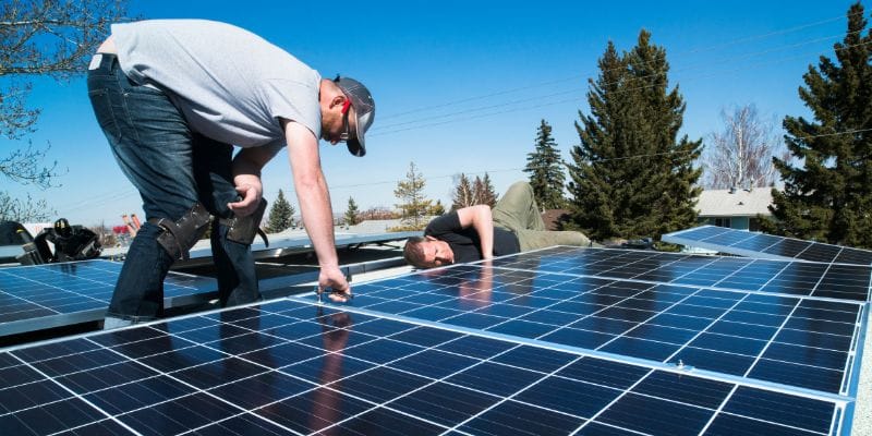 découvrez comment choisir le meilleur partenaire pour l'installation de vos panneaux photovoltaïques. comparez les offres, évaluez l'expertise et garantissez un investissement rentable pour une transition énergétique réussie.