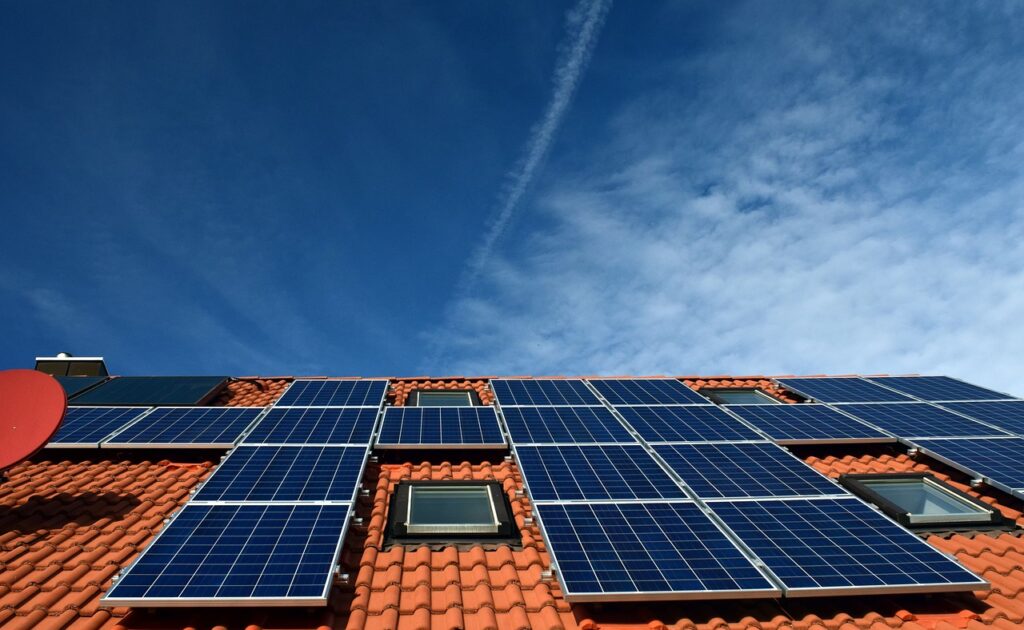découvrez les coûts photovoltaïques, incluant l'achat, l'installation et l'entretien des panneaux solaires. informez-vous sur les économies d'énergie et les aides financières disponibles pour rentabiliser votre investissement en énergie solaire.