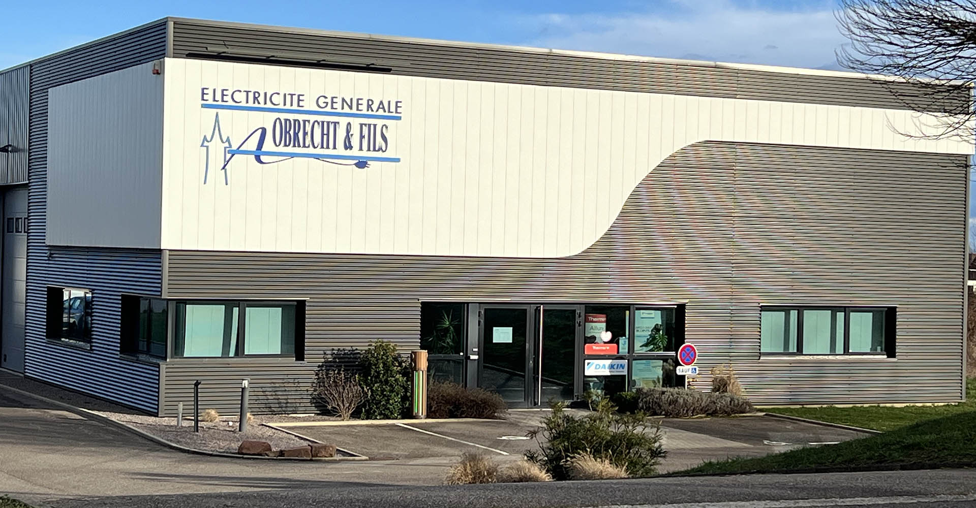 obtenez votre devis électricité gratuit en quelques clics ! comparez les offres des professionnels pour des travaux d'électricité, que ce soit pour une installation, une rénovation ou des réparations. profitez d'une estimation précise et gratuite, adaptée à vos besoins et budget.
