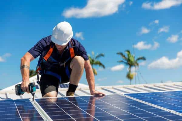 découvrez les nombreux avantages d'un devis photovoltaïque, une solution économique et écologique qui vous permet de tirer parti de l'énergie solaire. informez-vous sur les économies d'énergie, les aides financières disponibles et l'impact positif sur l'environnement grâce à nos conseils d'experts.