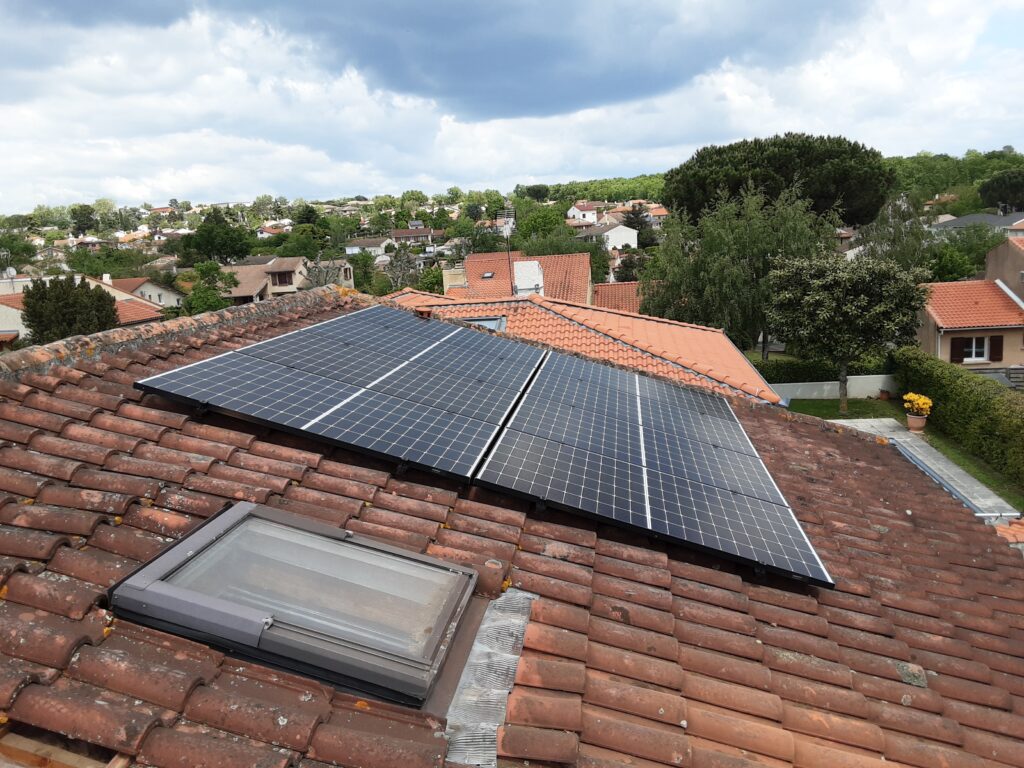obtenez un devis photovoltaïque compétitif pour votre projet solaire. profitez d'une analyse personnalisée et d'offres attractives pour maximiser vos économies d'énergie tout en contribuant à la transition énergétique.