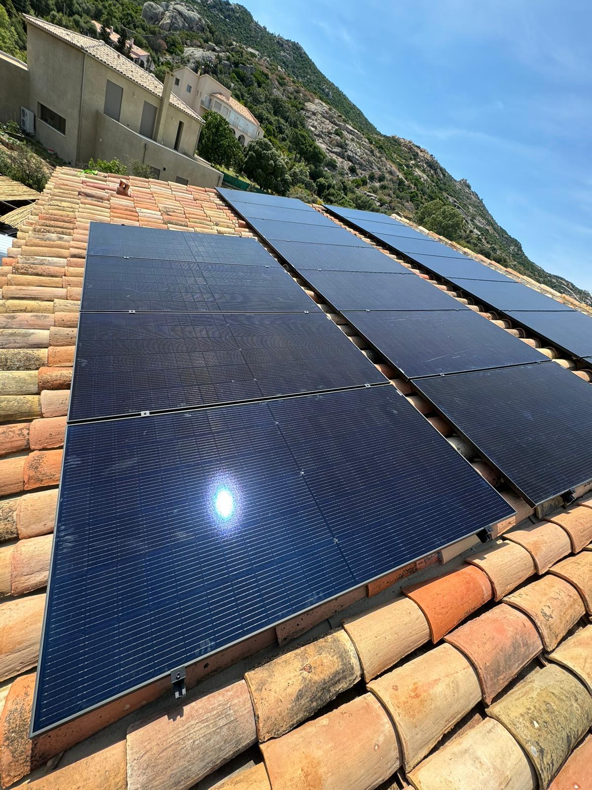 obtenez votre devis photovoltaïque essentiel : évaluez les coûts, découvrez les avantages des panneaux solaires et commencez à économiser sur votre facture d'électricité tout en préservant l'environnement.