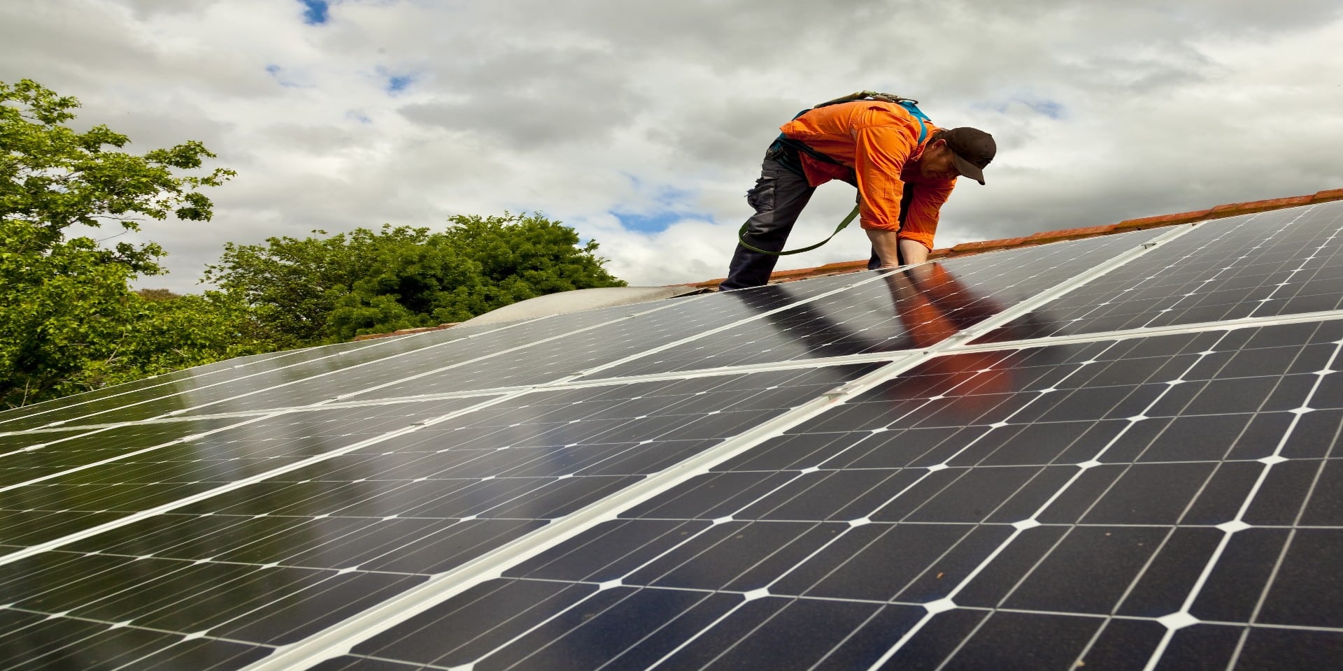 obtenez votre devis personnalisé pour l'installation de toiture photovoltaïque. profitez d'une énergie renouvelable et d'économies sur vos factures d'électricité tout en valorisant votre patrimoine immobilier.
