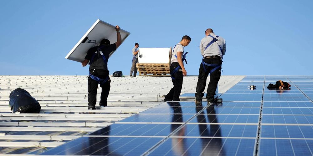 découvrez comment réaliser des économies significatives grâce à l'énergie photovoltaïque. explorez les avantages financiers des panneaux solaires, les aides disponibles et les meilleures pratiques pour maximiser votre investissement durable.