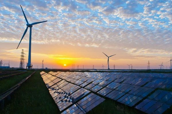 découvrez comment les énergies nouvelles transforment notre avenir. explorez les sources d'énergie renouvelables, leurs avantages pour l'environnement et les innovations qui révolutionnent notre consommation d'énergie.
