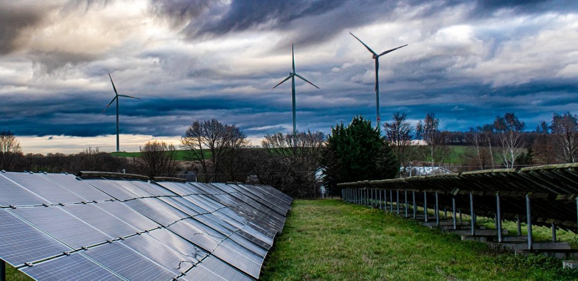 découvrez notre guide complet sur l'énergie solaire : avis, avantages, inconvénients et retours d'expérience pour vous accompagner dans votre choix d'énergie renouvelable.