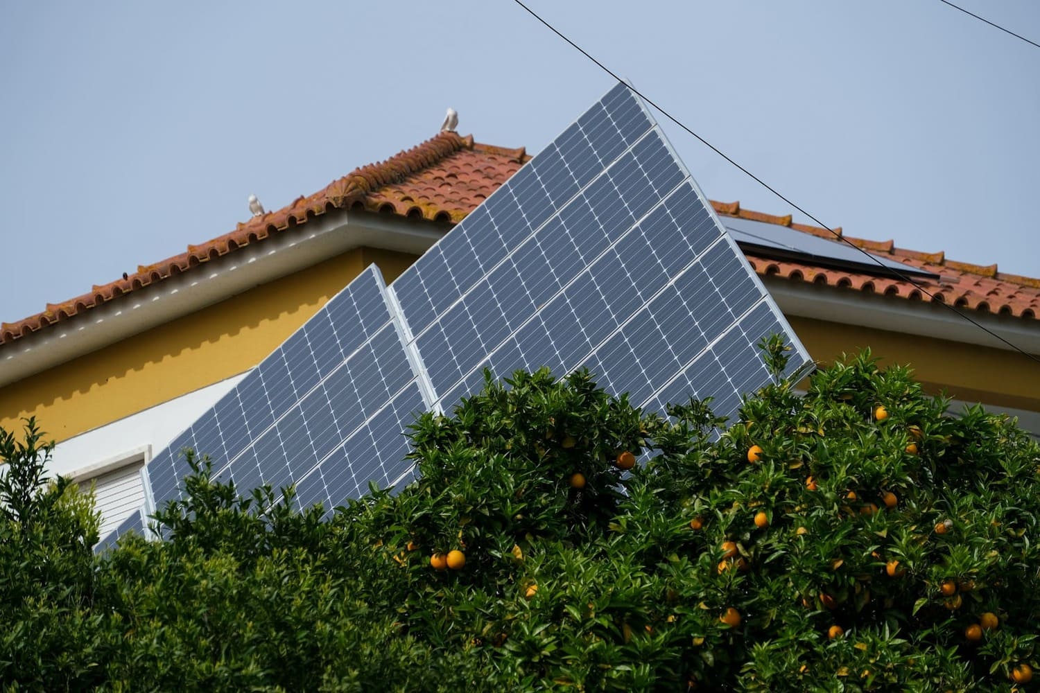 découvrez comment l'énergie solaire transforme le secteur commercial en offrant des solutions durables et économiques. explorez les avantages de l'intégration de l'énergie photovoltaïque pour réduire les coûts d'exploitation et renforcer l'engagement environnemental des entreprises.