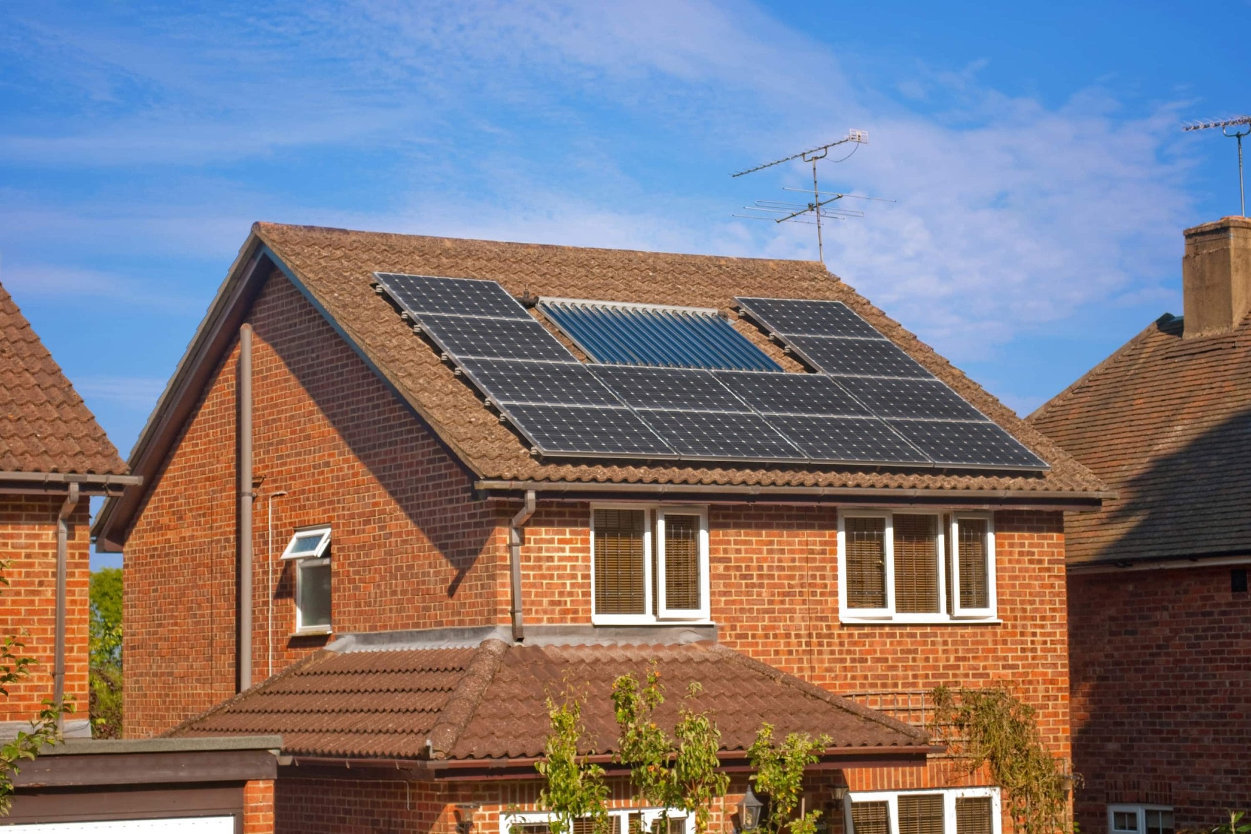 découvrez comment profiter de l'énergie solaire gratuite pour réduire vos factures d'électricité et contribuer à un avenir durable. informez-vous sur les technologies solaires disponibles, les avantages écologiques et économiques, ainsi que les subventions pour rendre cette solution accessible à tous.