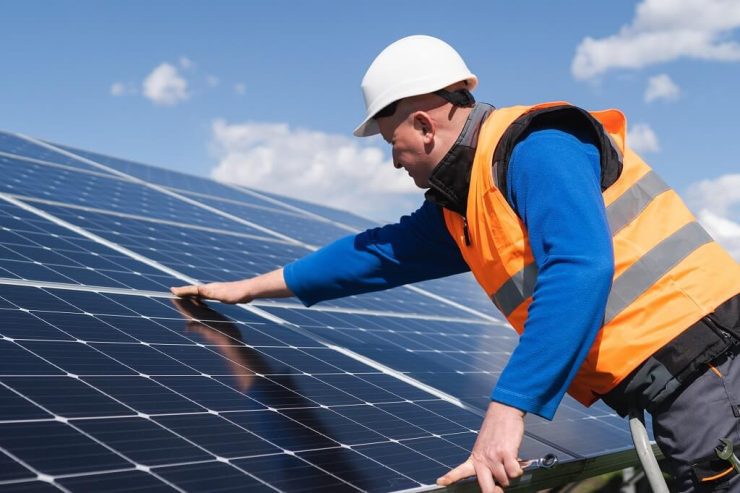 découvrez les erreurs courantes à éviter lors de l'établissement de devis photovoltaïques. maximisez votre projet d'installation solaire en apprenant à identifier les pièges et à prendre des décisions éclairées pour un investissement rentable et durable.