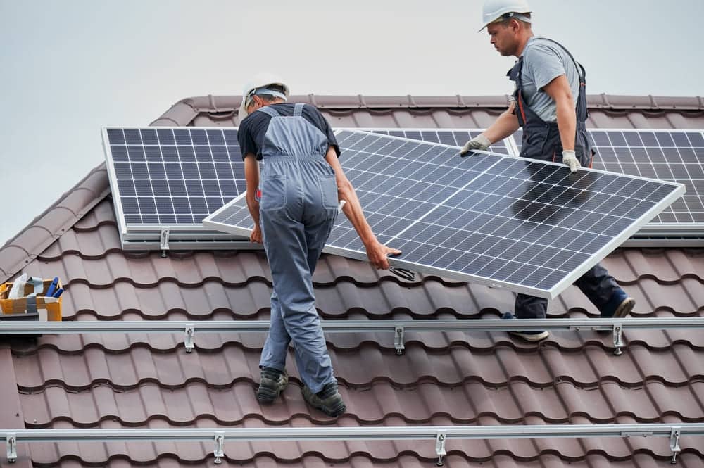 découvrez notre guide complet sur l'installation solaire : étapes essentielles, conseils pratiques et astuces pour optimiser votre système solaire et réduire vos factures d'énergie.