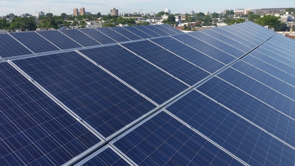découvrez l'impact des panneaux solaires sur l'environnement et l'économie. analysez comment cette technologie durable contribue à la réduction des émissions de carbone, à la baisse des factures d'énergie et à la création d'emplois verts.