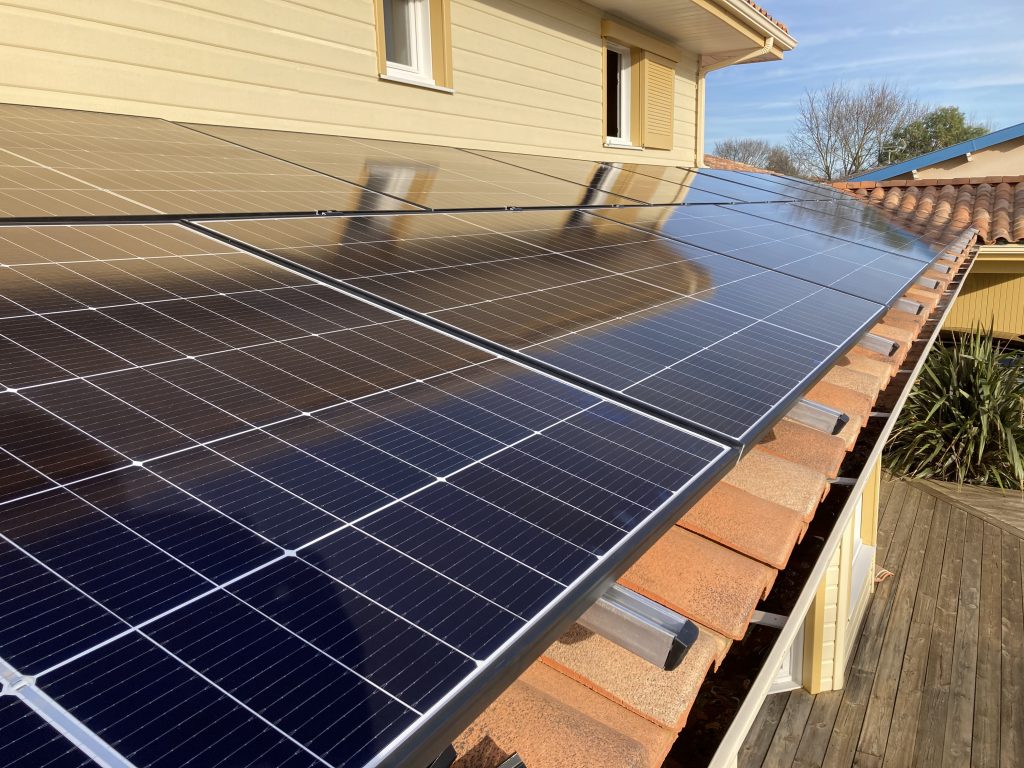 découvrez comment bénéficier d'une installation solaire gratuite pour réduire vos factures d'énergie et contribuer à la transition énergétique. profitez d'offres avantageuses et d'aides financières pour installer des panneaux solaires chez vous.