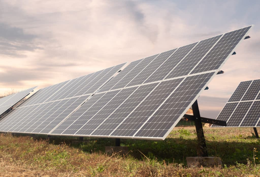 découvrez comment investir dans des panneaux solaires pour réduire vos factures d'énergie, contribuer à la protection de l'environnement et profiter des aides financières. maximisez votre retour sur investissement grâce à nos conseils et choisissez le bon équipement solaire.