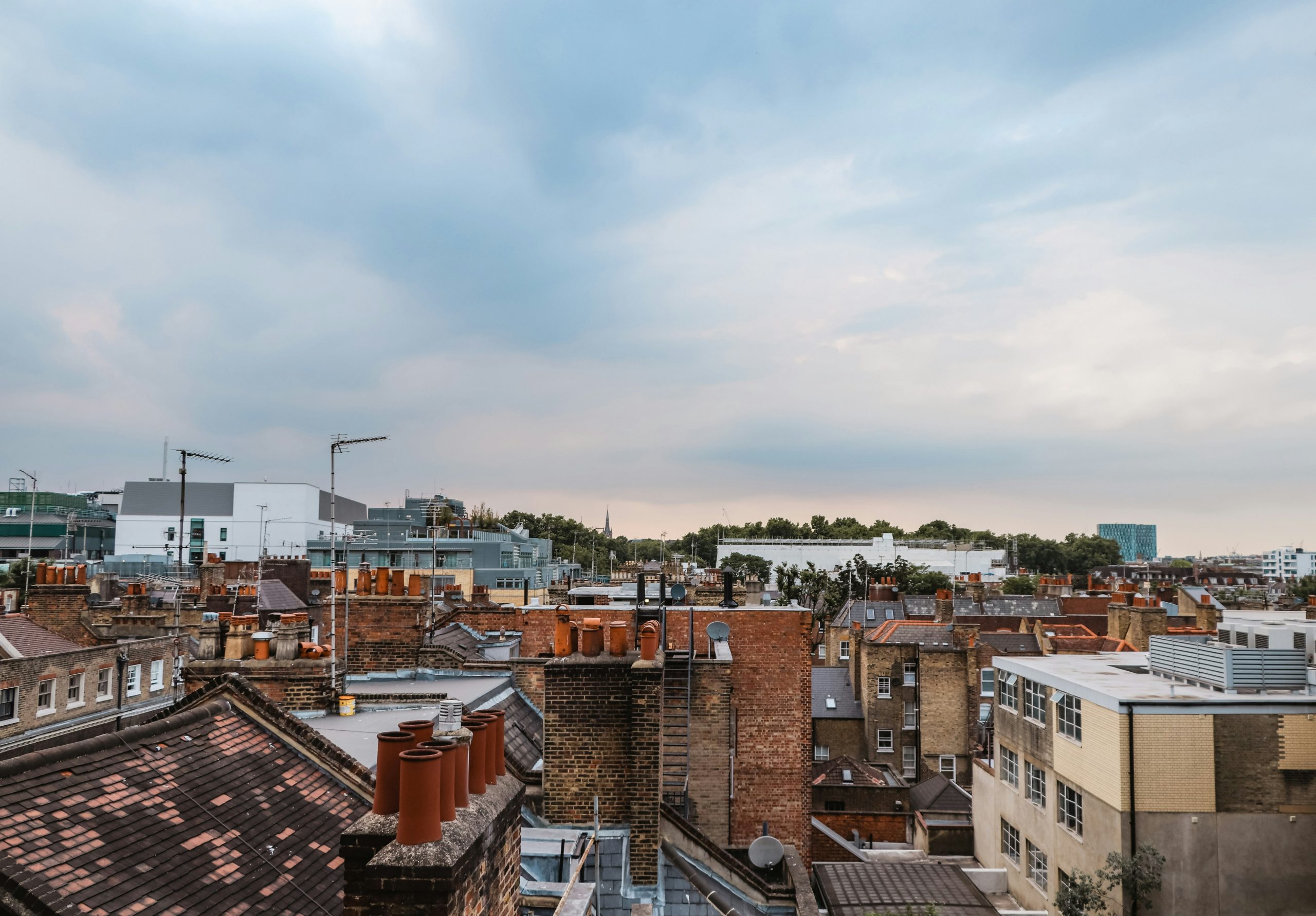 découvrez comment investir dans un toit-terrasse pour rentabiliser votre espace urbain, améliorer votre qualité de vie et profiter d'une vue imprenable. explorez les avantages financiers et environnementaux de ce type d'aménagement.