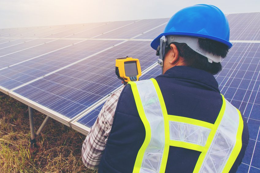 découvrez nos services de maintenance solaire pour optimiser la performance de vos panneaux photovoltaïques. assurez-vous un fonctionnement optimal et durable de votre installation tout en prolongeant sa durée de vie.