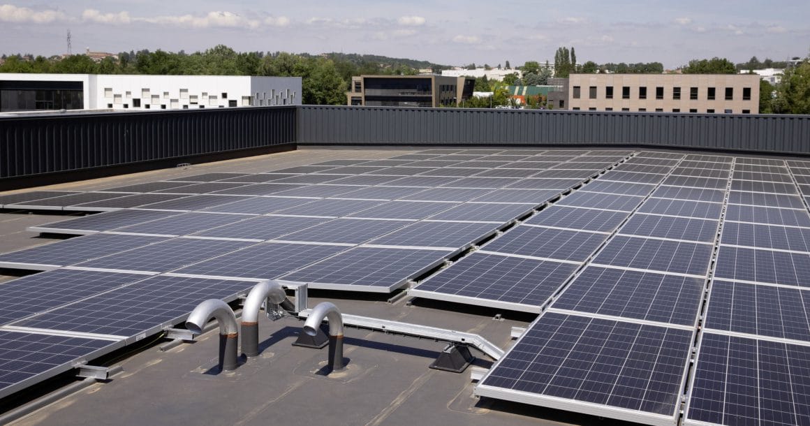 découvrez comment maximiser le rendement de votre toiture photovoltaïque avec edf. optimisez votre production d'énergie solaire et réduisez vos factures d'électricité grâce à nos conseils et solutions sur mesure.