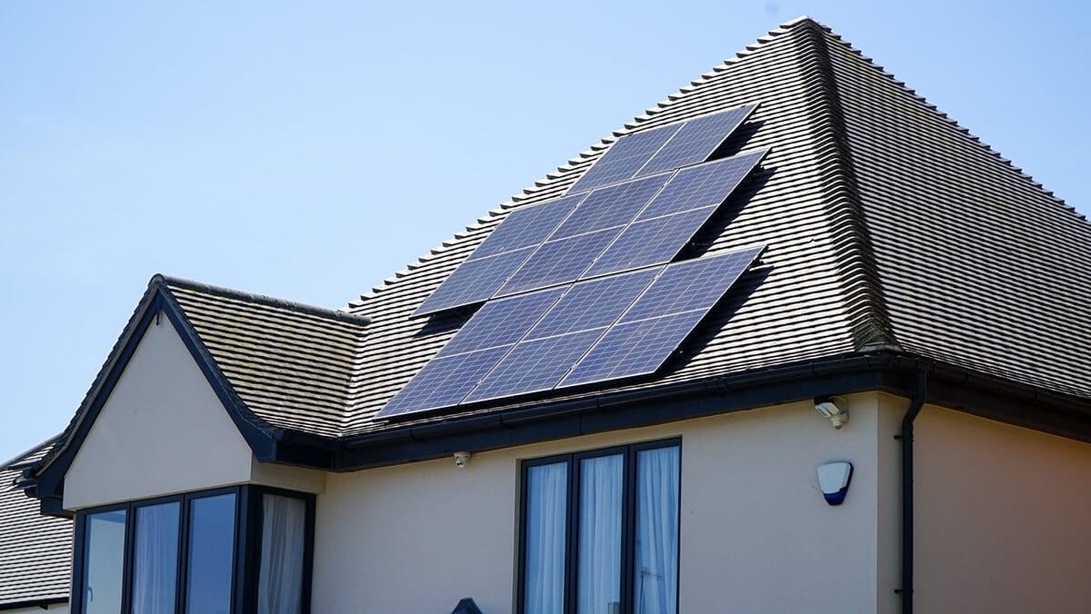 découvrez les opportunités offertes par les panneaux photovoltaïques à 1 euro ! profitez d'une énergie renouvelable accessible grâce à des aides gouvernementales. transformez votre maison en un centre de production d'énergie verte sans investissement initial. informez-vous dès maintenant !