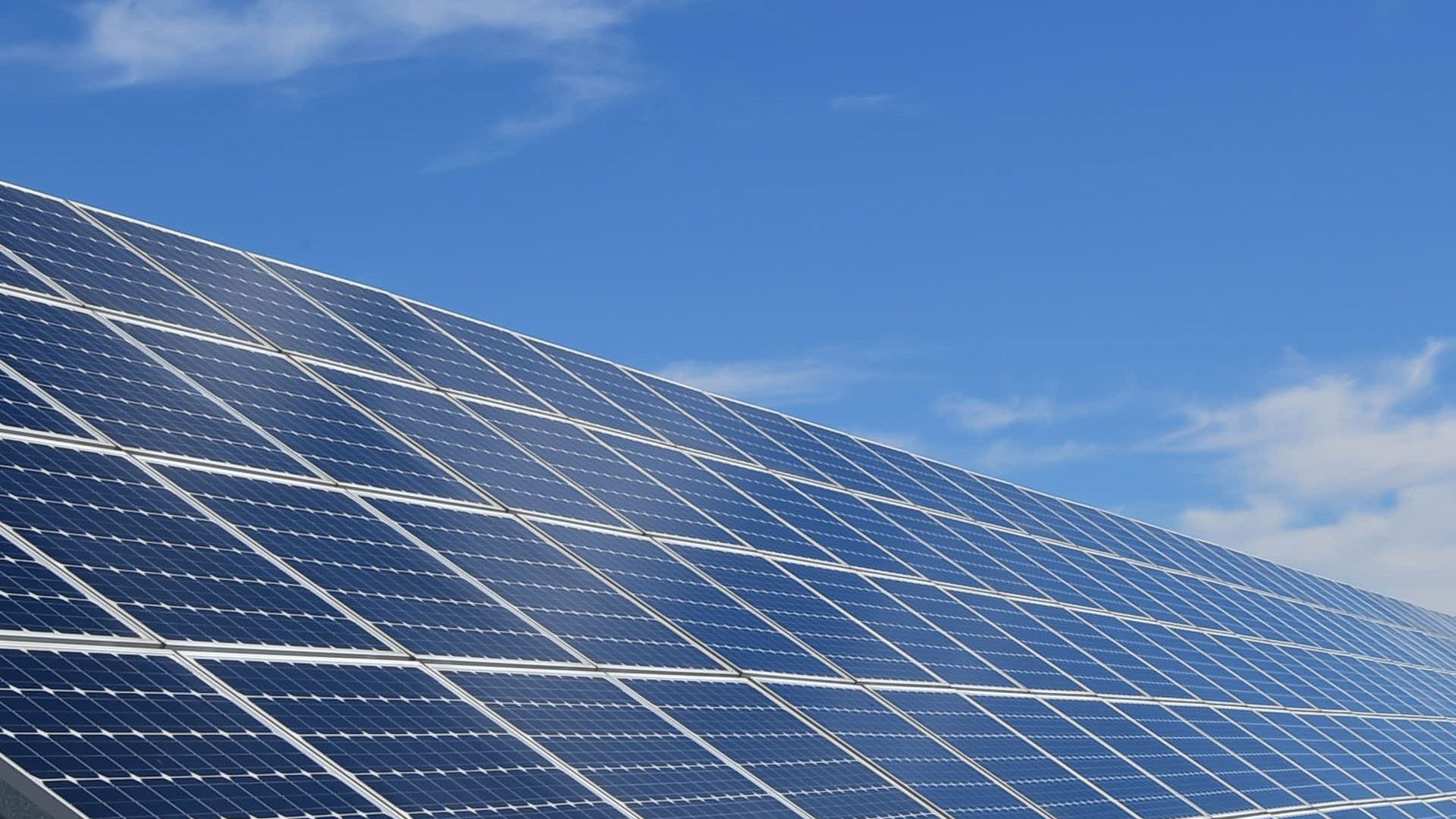 découvrez les avantages des panneaux photovoltaïques pour votre maison ou entreprise. profitez d'une énergie renouvelable, réduisez vos factures d'électricité et participez à la transition écologique tout en valorisant votre patrimoine. informez-vous sur les installations, les aides financières et les technologies innovantes en matière de solaire.