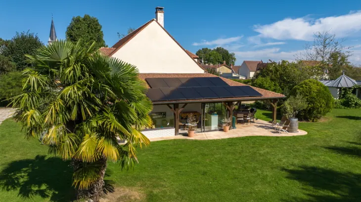 découvrez comment obtenir des panneaux photovoltaïques gratuits pour réduire vos factures d'énergie et contribuer à un avenir durable. informez-vous sur les aides gouvernementales et les programmes disponibles.