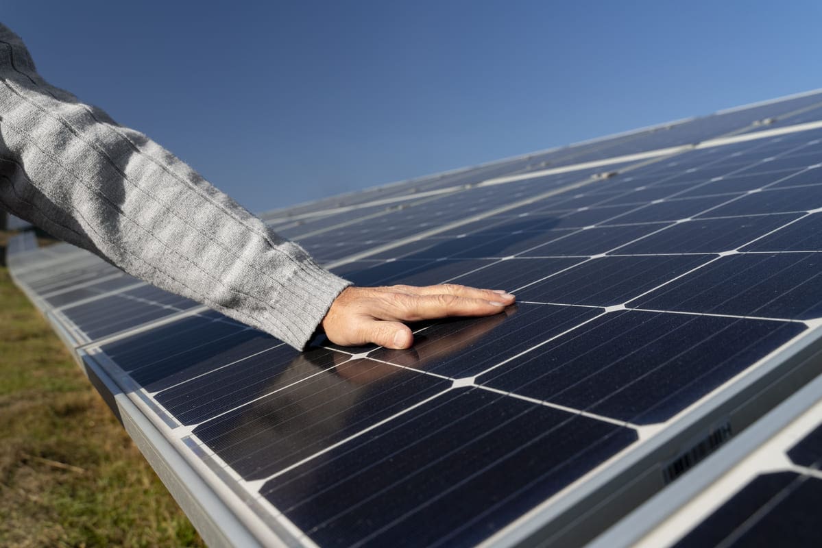 découvrez comment bénéficier de panneaux solaires gratuits grâce aux aides disponibles en france. optimisez votre installation photovoltaïque avec des soutiens financiers et des subventions pour réduire votre facture d'énergie tout en protégeant l'environnement.