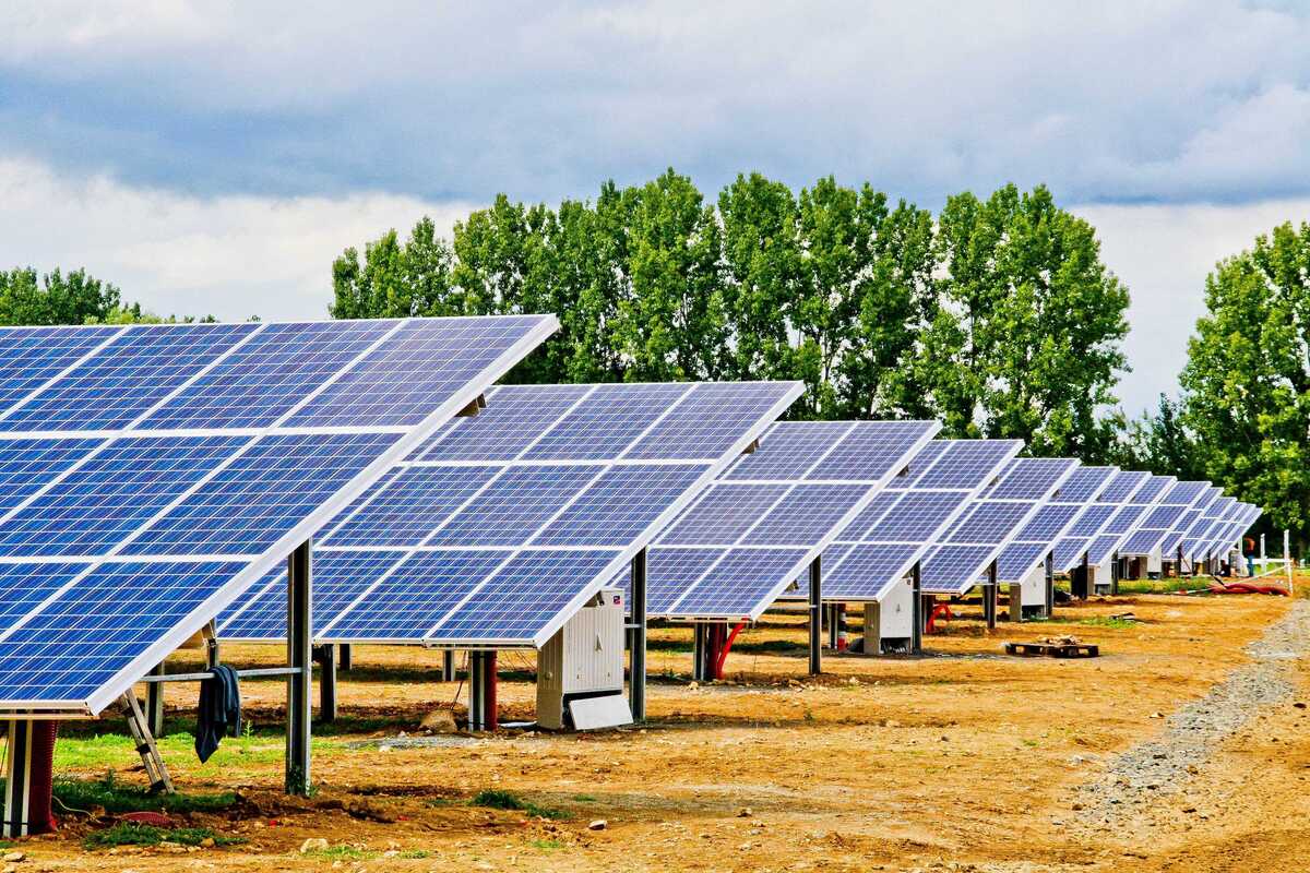 découvrez comment les panneaux solaires représentent un investissement durable et rentable pour l'avenir. profitez des énergies renouvelables, économisez sur vos factures d'électricité et contribuez à la protection de l'environnement.