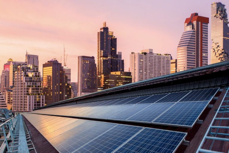 découvrez comment les panneaux solaires urbains révolutionnent l'énergie renouvelable en milieu citadin. optimisez votre consommation énergétique tout en respectant l'environnement grâce à ces solutions innovantes adaptées aux espaces urbains.