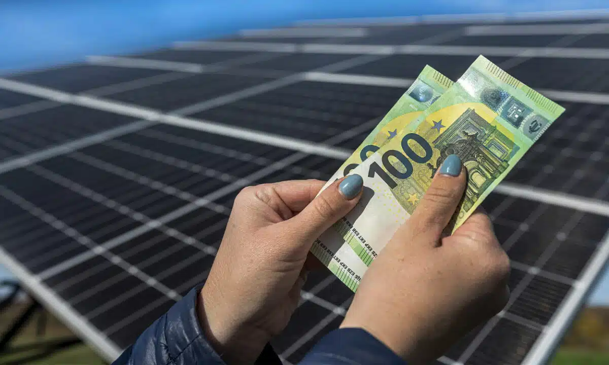 découvrez comment le photovoltaïque peut générer des économies significatives sur vos factures d'énergie. apprenez à investir dans des panneaux solaires pour un avenir durable et rentable tout en réduisant votre empreinte carbone.