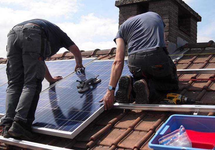 découvrez notre offre exceptionnelle de pose de panneaux photovoltaïques gratuite. profitez d'une installation sans frais et d'une énergie renouvelable pour réduire votre facture d'électricité. faites le choix d'un avenir durable dès aujourd'hui!