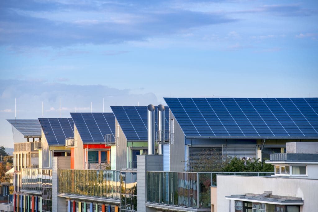 découvrez comment la révolution énergétique transforme notre avenir, avec des solutions durables et innovantes qui redéfinissent la production et la consommation d'énergie pour un monde plus vert.