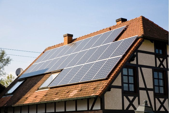 découvrez notre simulateur de panneau solaire gratuit, un outil intuitif qui vous permet d'estimer le rendement de votre installation photovoltaïque. calculez facilement vos économies d'énergie et découvrez comment maximiser votre production solaire pour un avenir plus vert.
