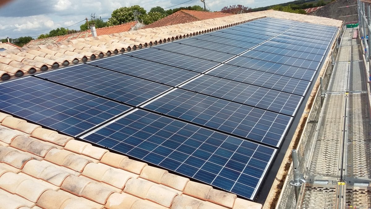 découvrez notre simulateur solaire gratuit qui vous permet de visualiser le potentiel solaire de votre propriété. évaluez l'optimisation énergétique, calculez vos économies et faites le premier pas vers une énergie renouvelable durable.